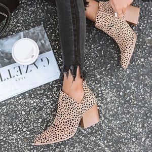 Jolimall “Marie” Booties by Floralmoda